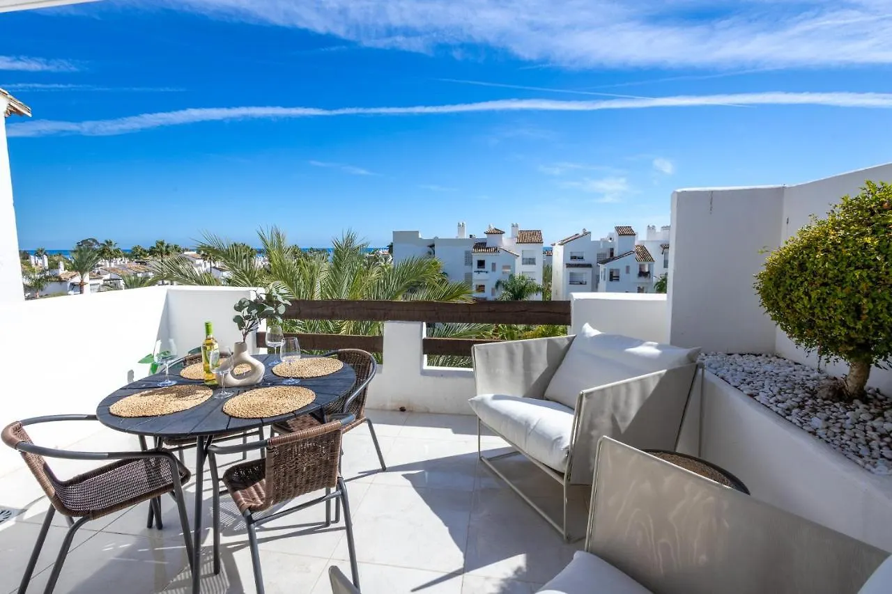 Top Floor Spacious Apartment With Sea Views In Costalita Estepona